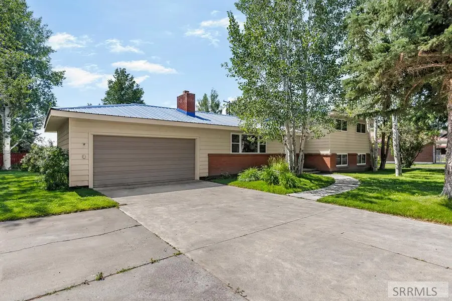 646 4th N, Saint Anthony, ID 83445 - #3