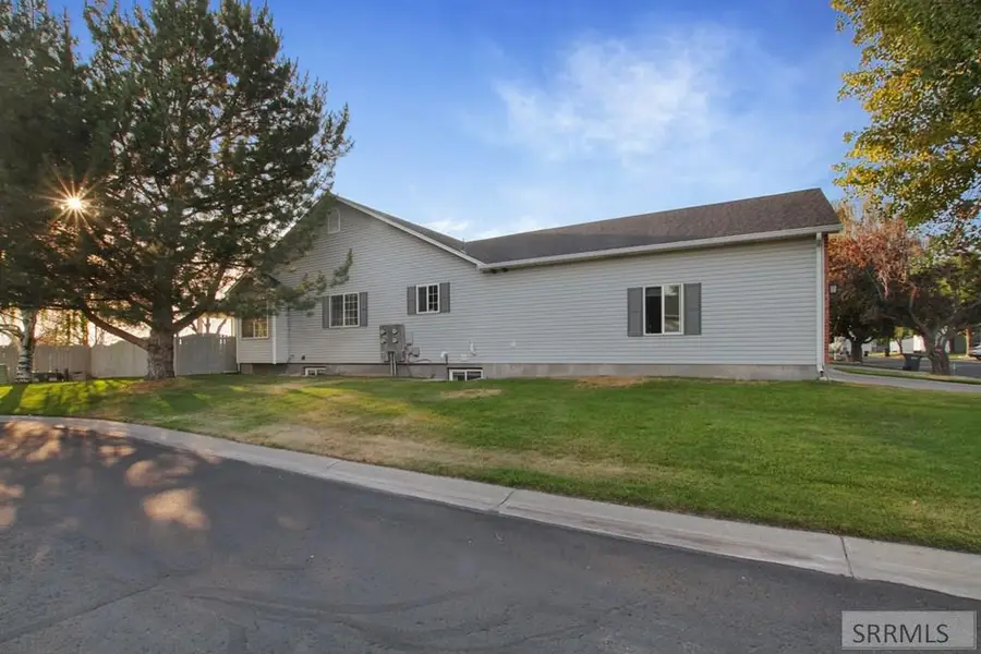 3082 Thayer Bridge Circle, Idaho Falls, ID 83402 - #2