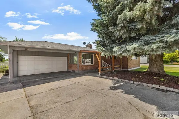 5444 Rockwood Avenue, IONA, ID 83427