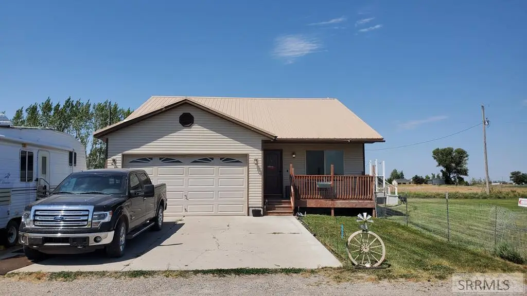 325 400 W, Blackfoot, ID 83221 - #1
