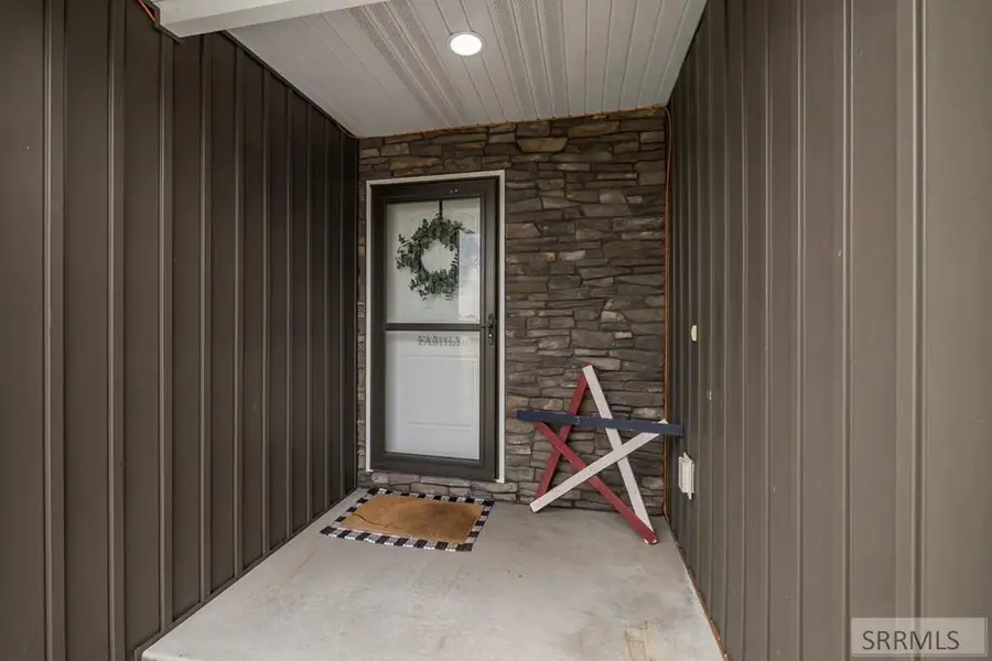 425 Oak Street, Shelley, ID 83274 - #3