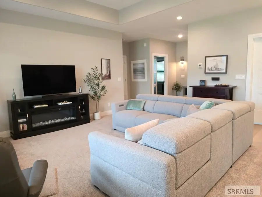 1012 Cypress Loop, Rexburg, ID 83440 - #2