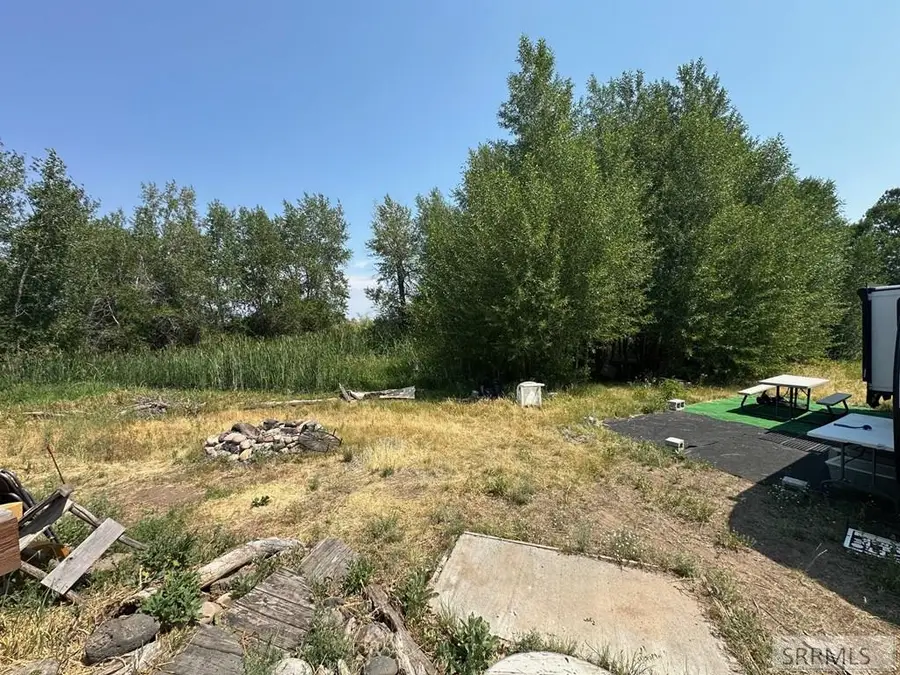 3060 River Side Dr, Chester, ID 83421 - #3