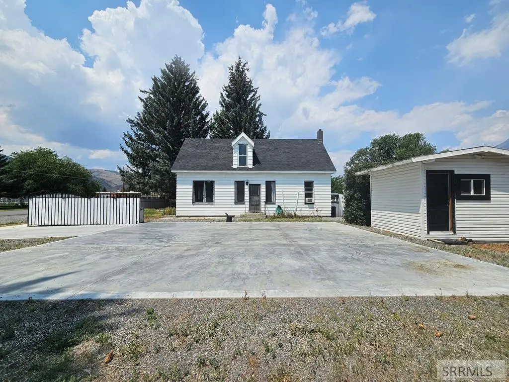 212 Pine Street, Mackay, ID 83251 - #1
