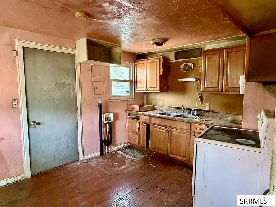 901 Royal Avenue, Idaho Falls, ID 83401 - #3