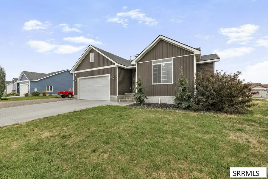3916 Hemingway Avenue, Idaho Falls, ID 83401 - #2