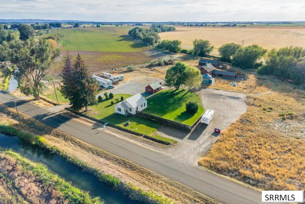 970 1000 E, Shelley, ID 83274 - #1
