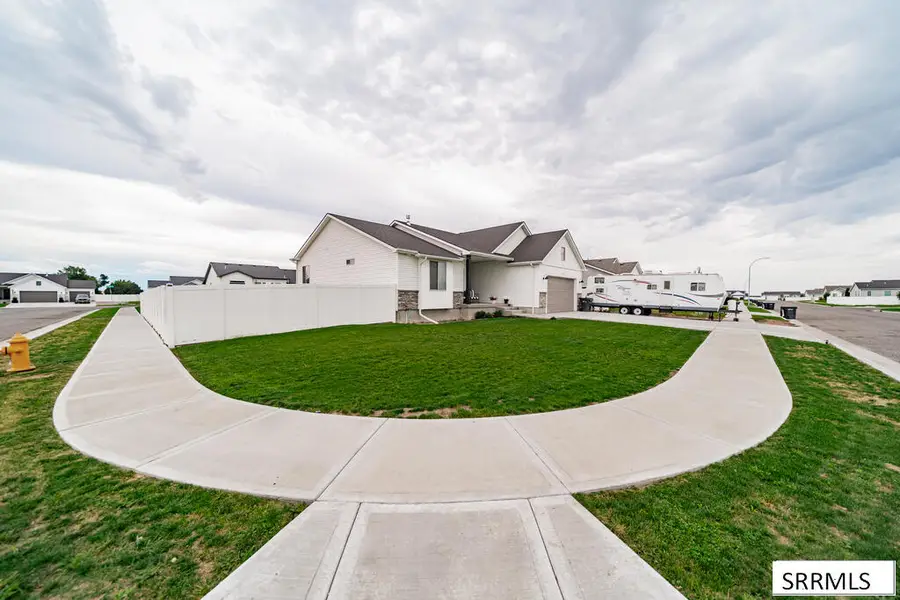 563 Waylend St, Idaho Falls, ID 83404 - #3