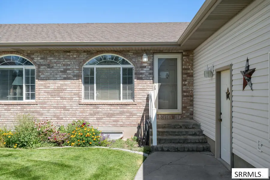 3737 Silverwood Circle, Ammon, ID 83406 - #2