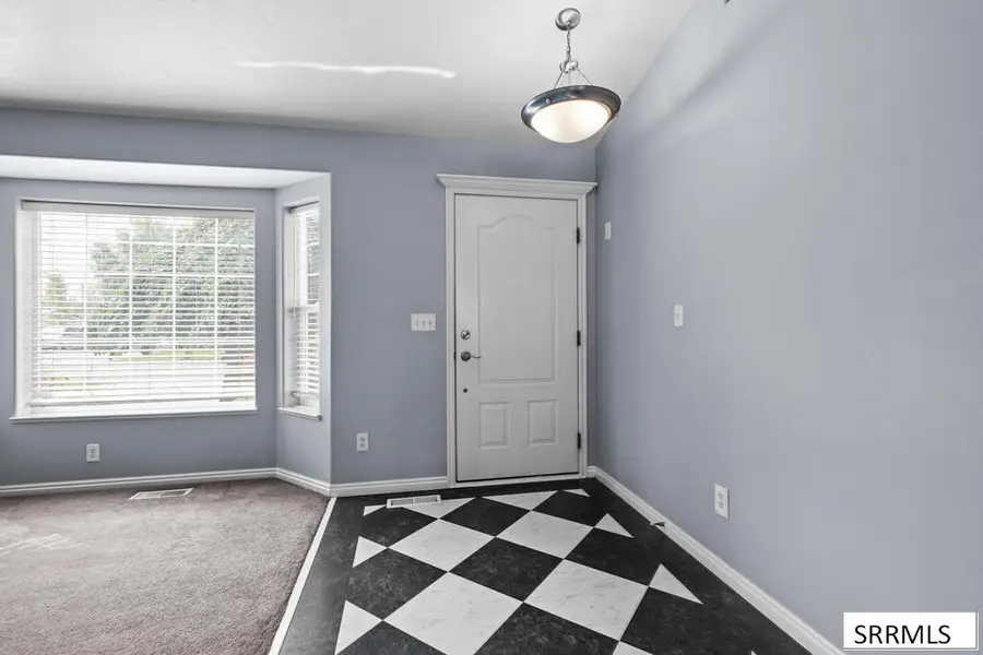 4225 Birchwood Circle, Ammon, ID 83406 - #3