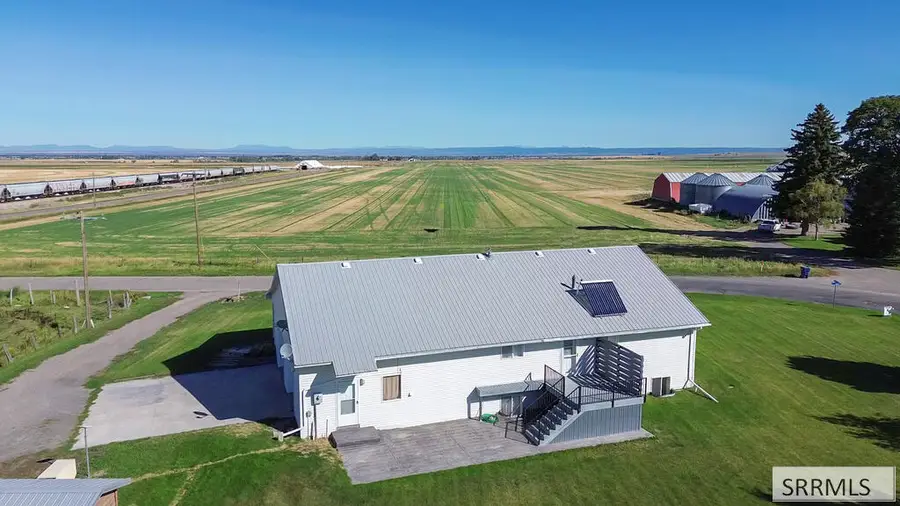 25 7th Street, Newdale, ID 83436 - #2