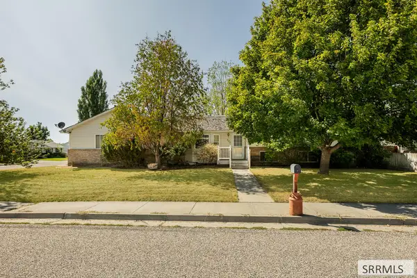 820 Adam Lane, IDAHO FALLS, ID 83401
