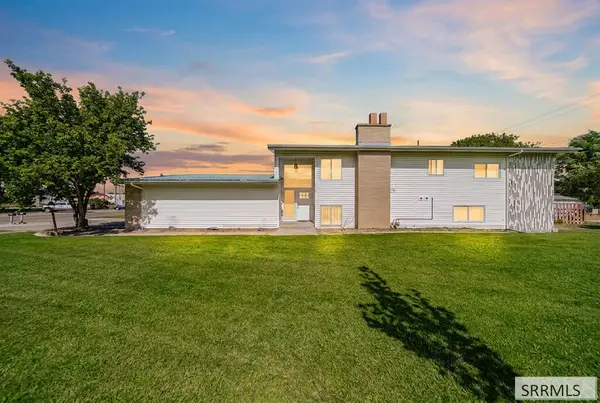 220 Main Street, BLACKFOOT, ID 83221