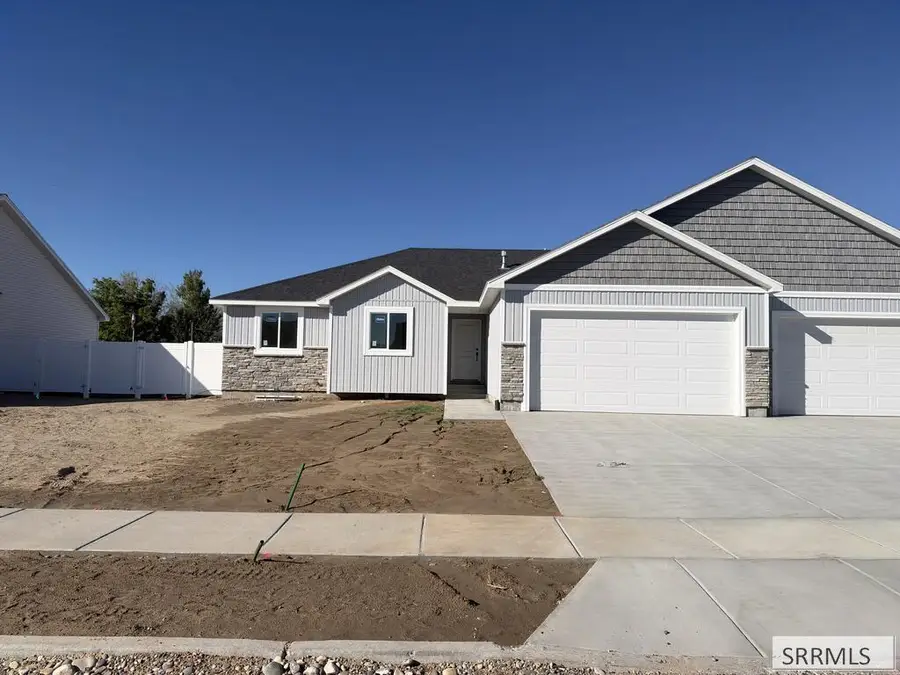 466 East River Ln, Idaho Falls, ID 83401 - #2