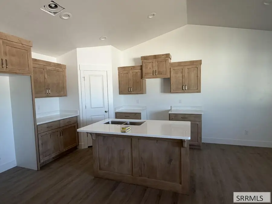 466 East River Ln, Idaho Falls, ID 83401 - #3