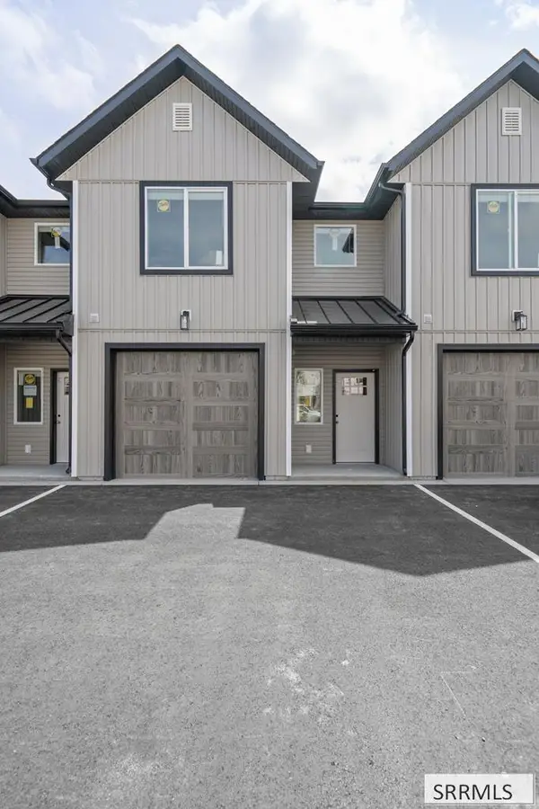 2698 Derrald Loop, AMMON, ID 83406