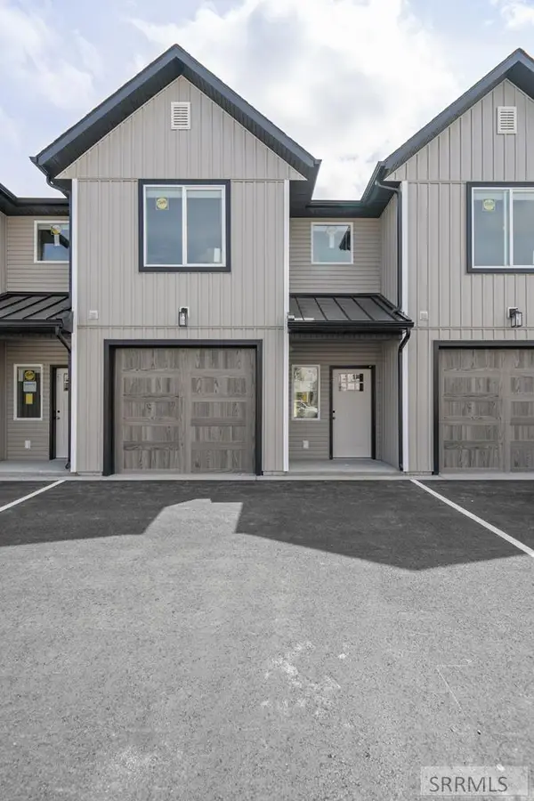2749 Derrald Loop, AMMON, ID 83406