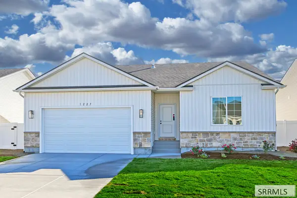 1227 Montezuma St, IDAHO FALLS, ID 83402