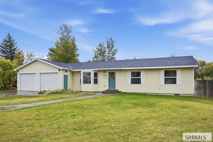 438 Main Street, Saint Anthony, ID 83445 - #2