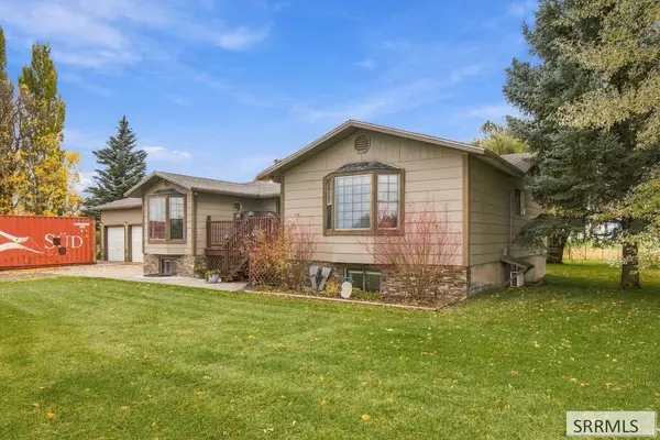 121 2300 E, ST ANTHONY, ID 83445