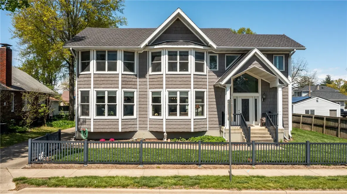 306 W Wabash Avenue, Effingham, IL 62401 - #1
