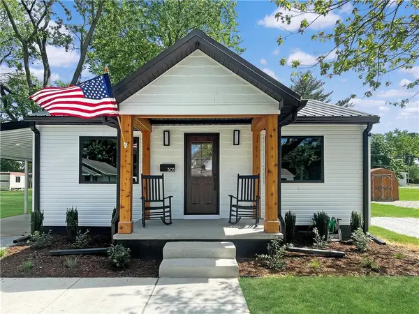 305 E Van Buren Avenue, Casey, IL 62420