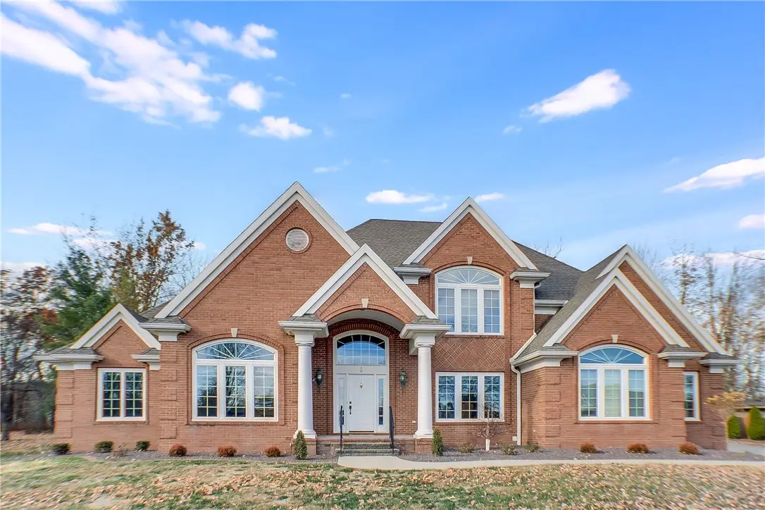 5 Tealwood Cove, Charleston, IL 61920 - #1