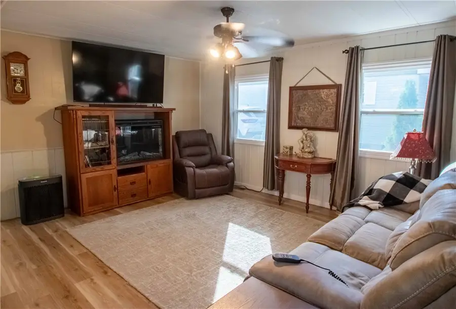 108 W 3rd Street, Tilton, IL 61833 - Image #3