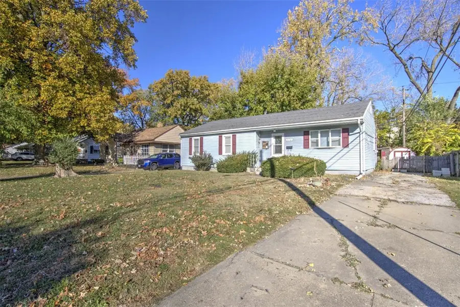 376 E Melrose Court, Decatur, IL 62526 - Image #2