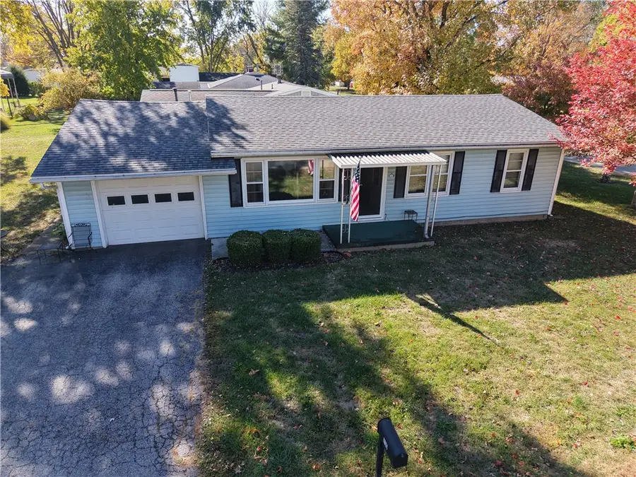 716 W Robinson Street, Bethany, IL 61914 - Image #2