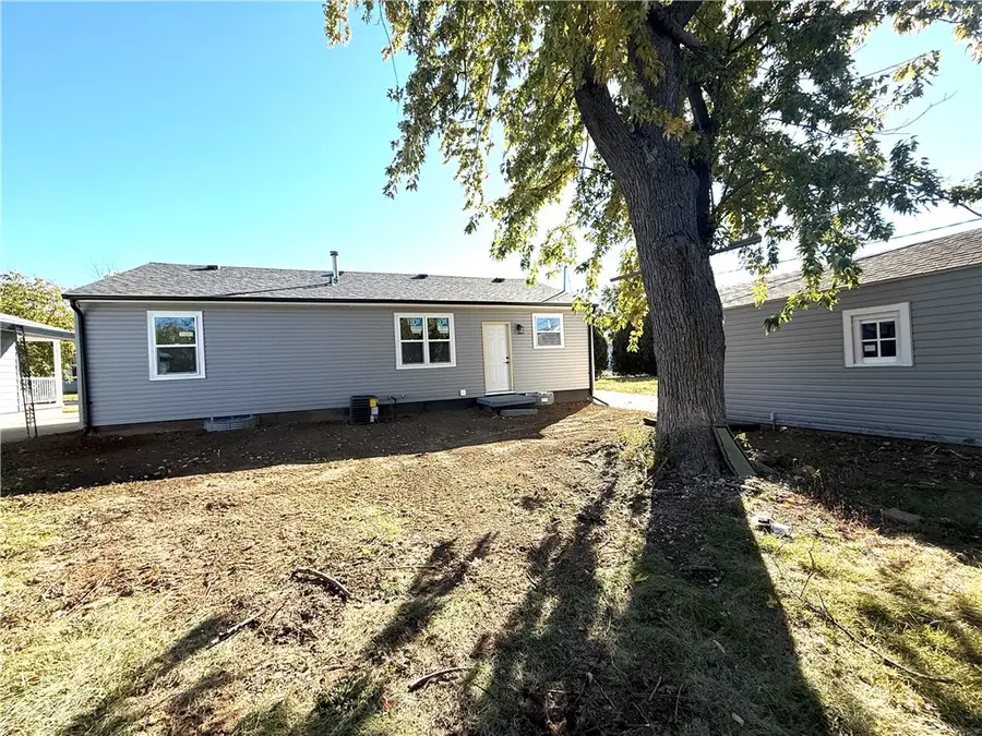 51 Medial Drive, Decatur, IL 62521 - Image #2