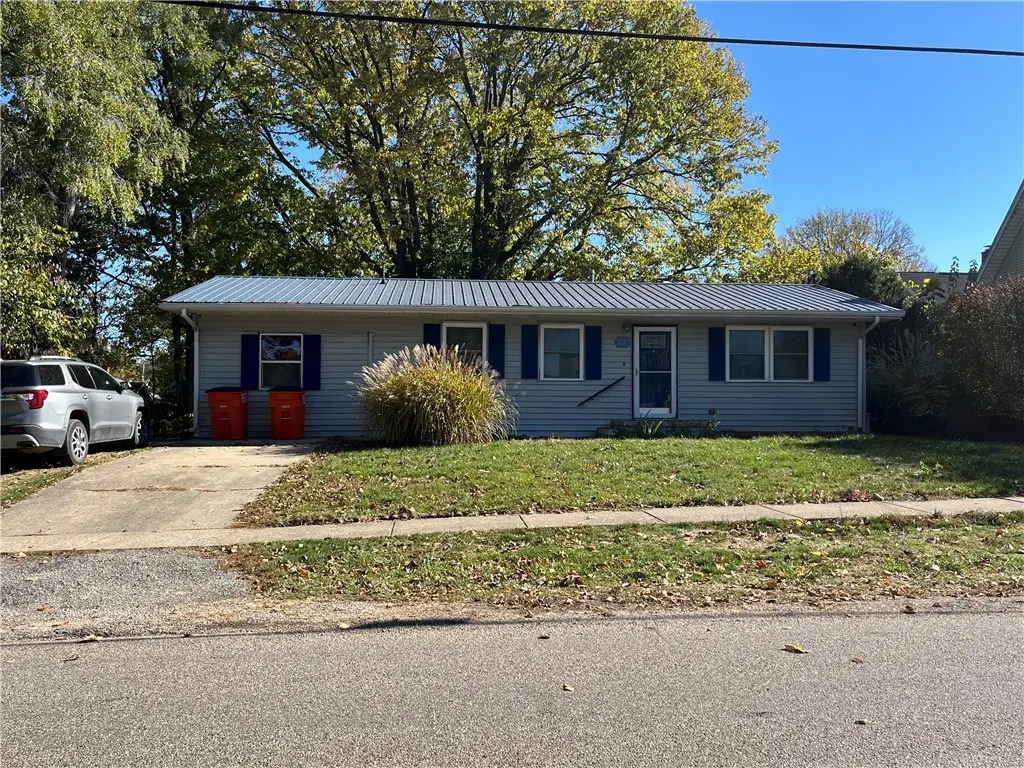 207 Washington Street, Bethany, IL 61914 - Image #1