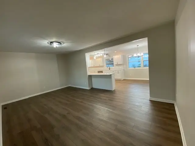 1706 Reynolds Drive, Charleston, IL 61920 - Image #3