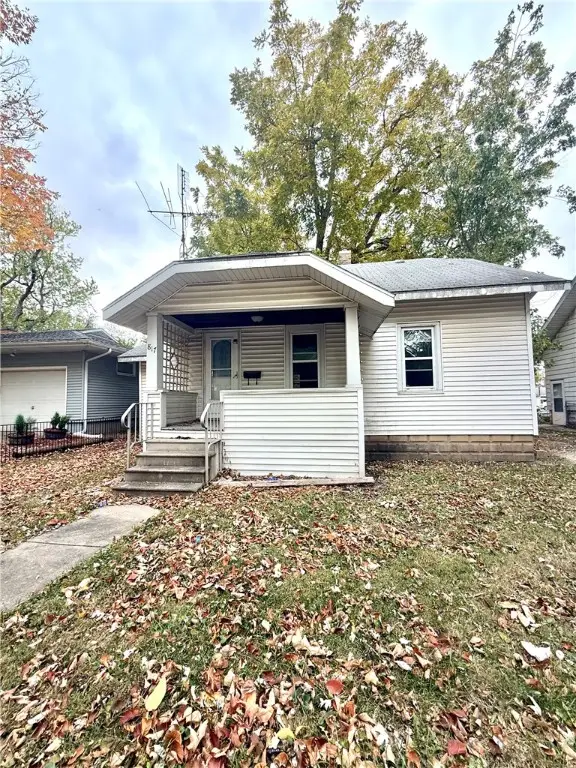 817 N 11th Street, Mattoon, IL 61938