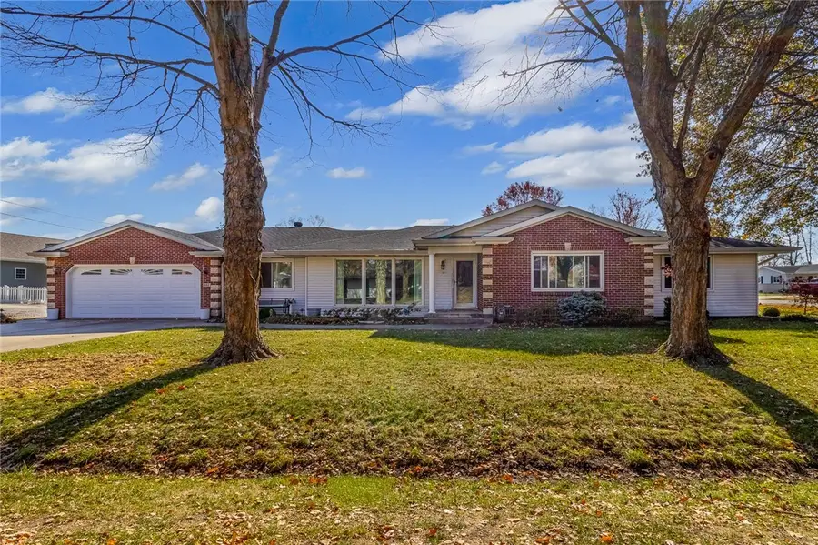 502 E Lincoln Avenue, Altamont, IL 62411 - Image #3