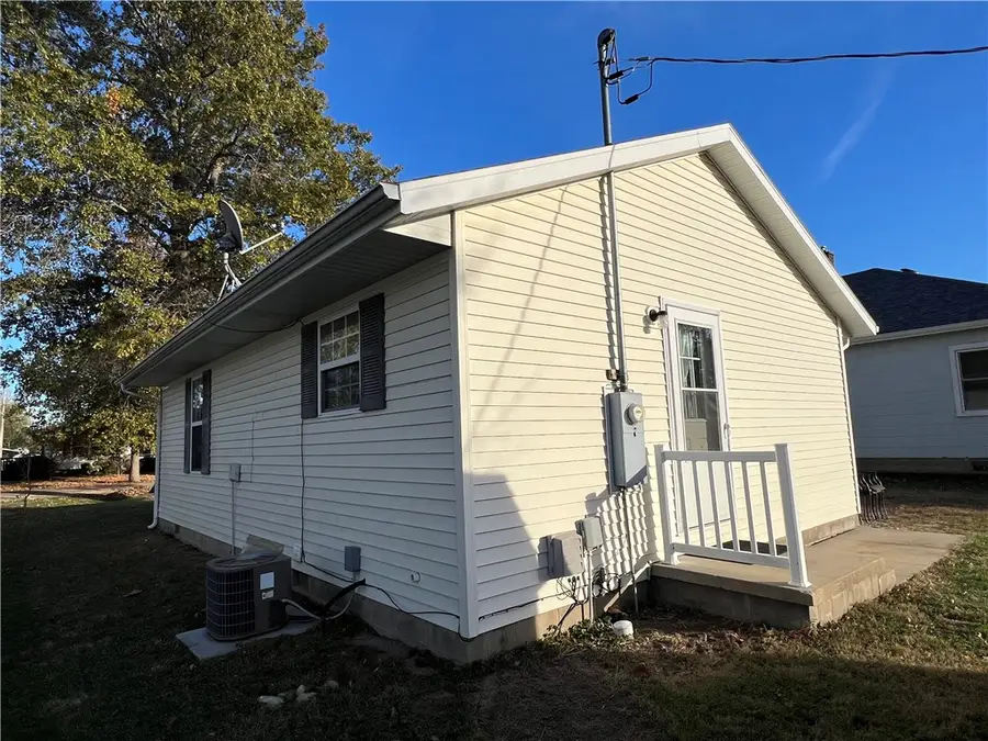 114 N Edwards Street, Altamont, IL 62411 - Image #3