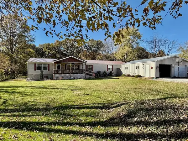 220 East Street, Watson, IL 62473