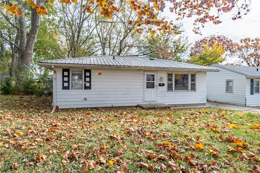 1048 N Dennis Avenue, Decatur, IL 62522 - Image #2