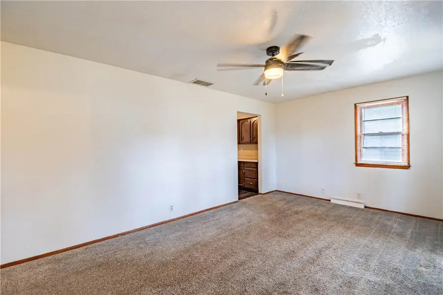 1048 N Dennis Avenue, Decatur, IL 62522 - Image #3