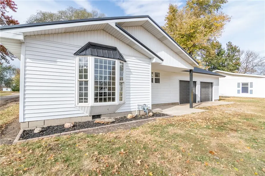 309 S Park Street, Findlay, IL 62534 - Image #2