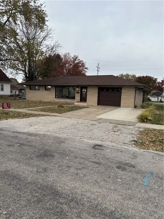 406 W Kentucky Avenue, Effingham, IL 62401 - Image #1
