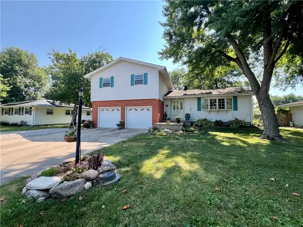 17 Park Drive, Villa Grove, IL 61956