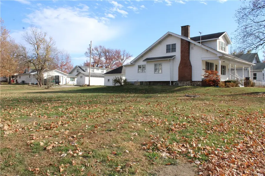 213 N Wood Street, Shelbyville, IL 62565 - Image #2