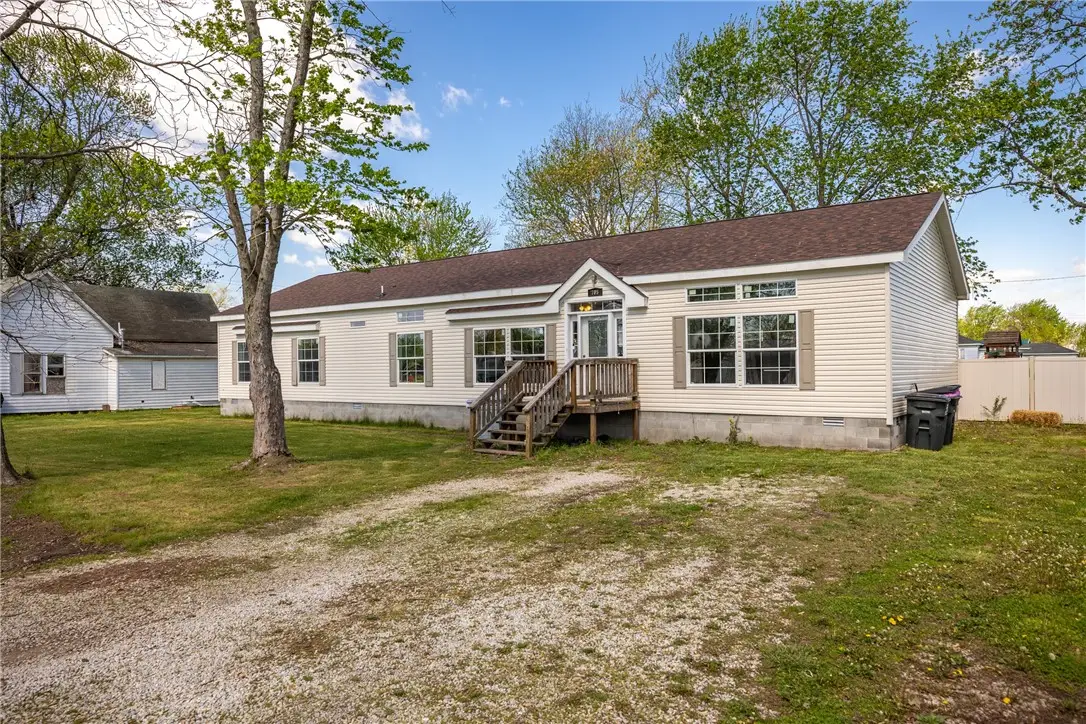 705 Poplar Street, Edgewood, IL 62426 - Image #1