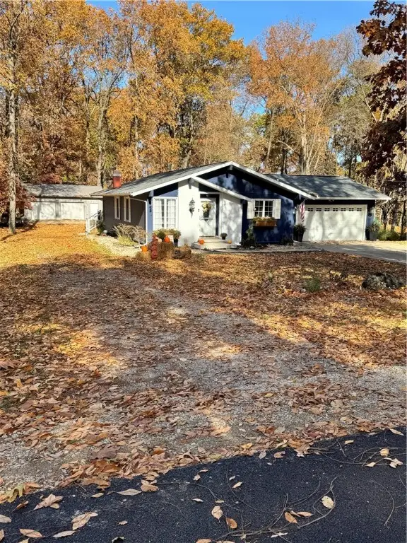 19 Hickory Drive, Paris, IL 61944