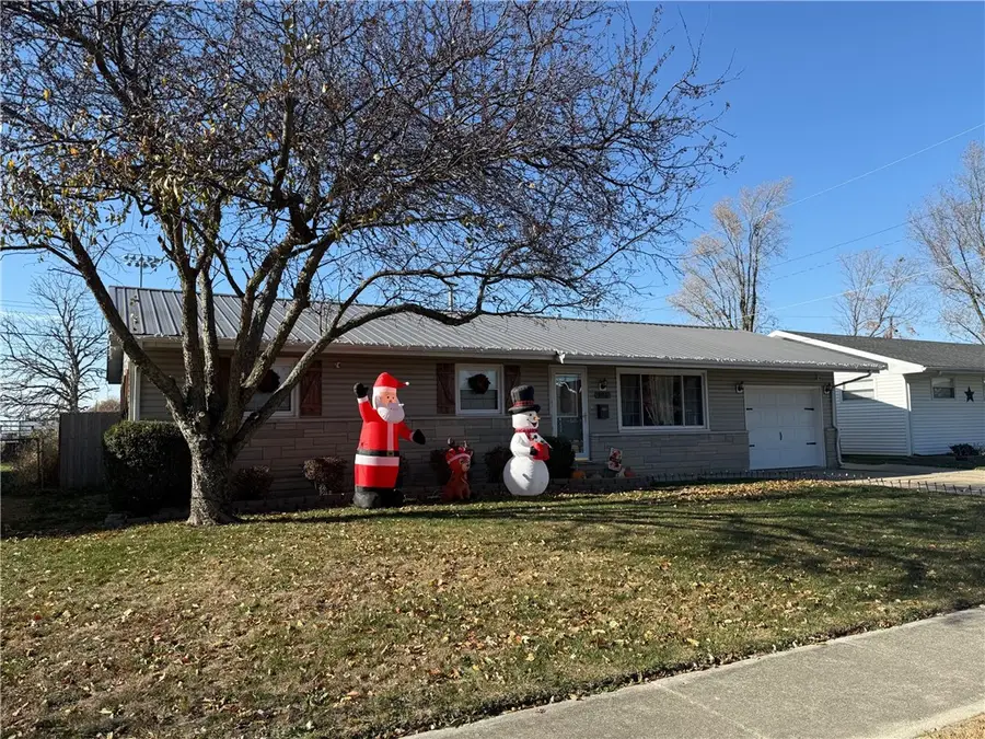 905 S 23rd Street, Mattoon, IL 61938 - Image #2