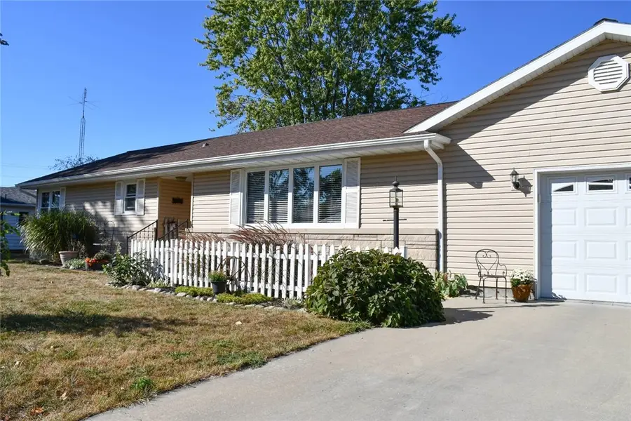 623 W Parkview Drive, Arthur, IL 61911 - Image #2