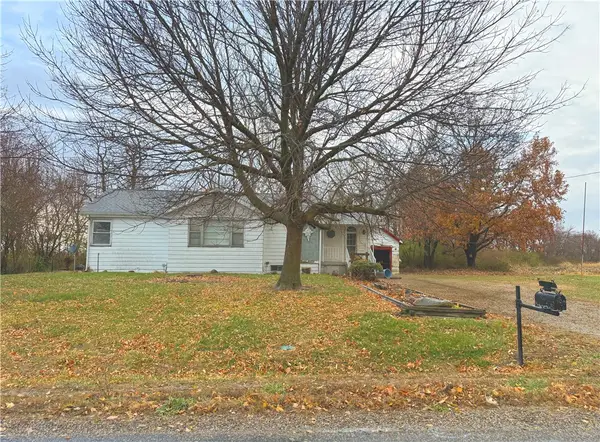 1004 Cr 1300n Road, Sullivan, IL 61951