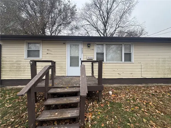 237 Woodlawn Avenue, Mattoon, IL 61938