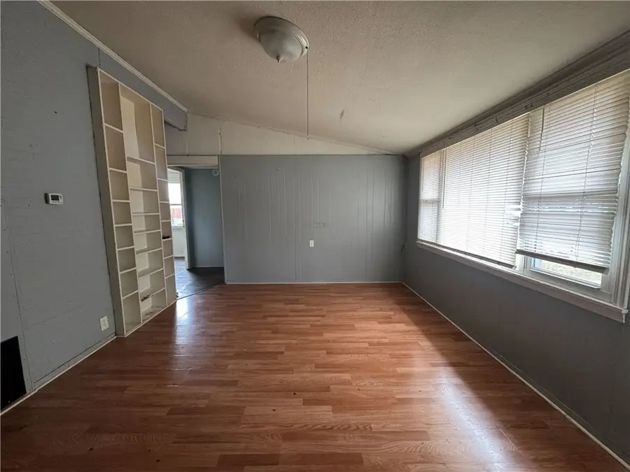 237 Woodlawn Avenue, Mattoon, IL 61938 - Image #2